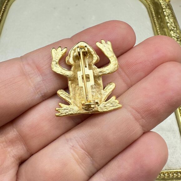 Vintage Gold Tone Frog Brooch Red and Green Gem Jewel Frog Pin - Picture 3 of 3